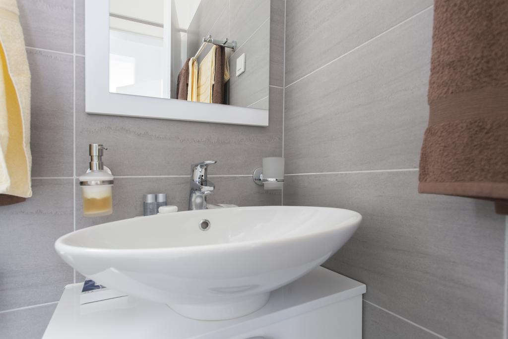 Apartments Svetec Vir Ngoại thất bức ảnh