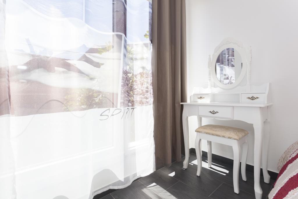 Apartments Svetec Vir Ngoại thất bức ảnh